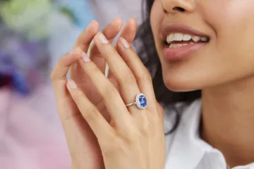 How to Wear Blue Sapphire Ring for Female